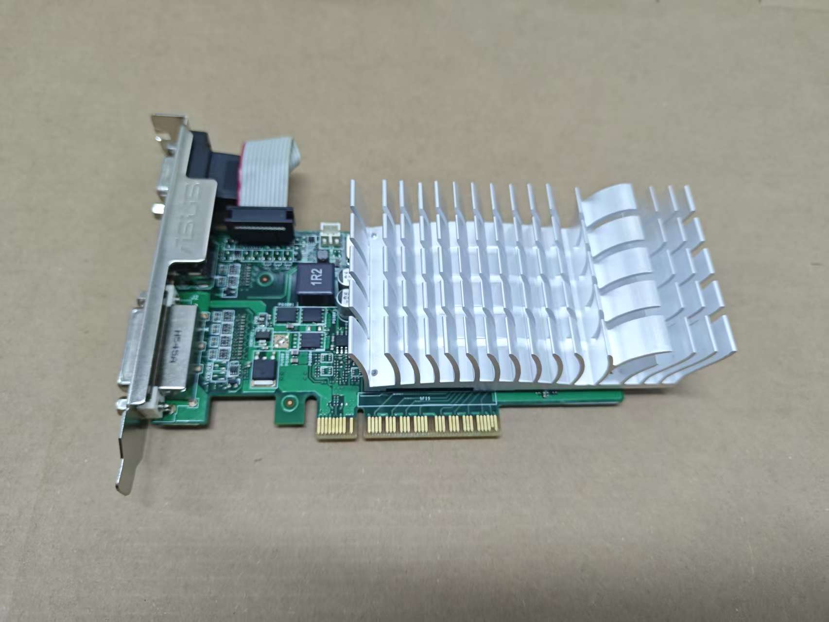 ASUS GT720 2GD3 V2, Kartu Graf - Pc Gaming Nvidia ulasan dan harga